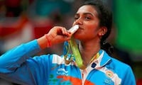 கோடி, கோடியாய் கொட்டுதே... கொட்டுதே! வெள்ளி மங்கைக்கு